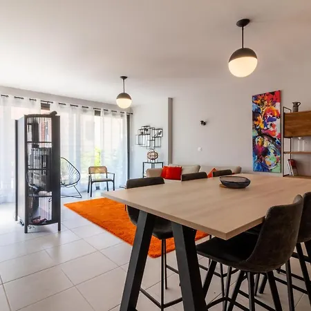 Le Celya, Jacuzzi Et Parking Privatif Avec Borne De Recharge Voiture Electrique 아파트 사흘라 라 카네다