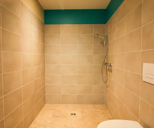 Le Celya, Jacuzzi Et Parking Privatif Avec Borne De Recharge Voiture Electrique