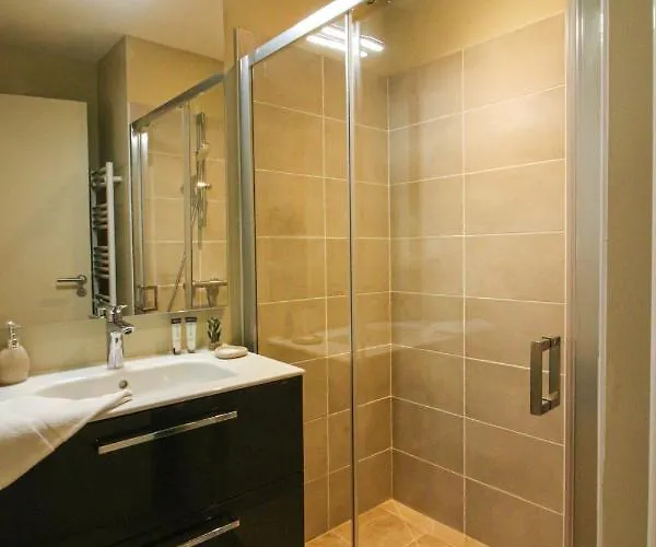 Daire Le Celya, Jacuzzi Et Parking Privatif Avec Borne De Recharge Voiture Electrique *