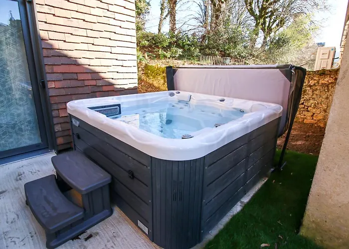 Le Celya, Jacuzzi Et Parking Privatif Avec Borne De Recharge Voiture Electrique Sarlat-la-Canéda